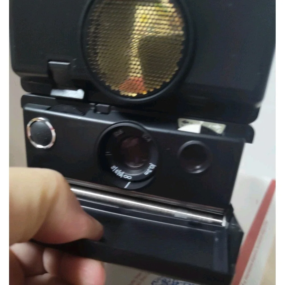 Polaroid 690 SLR Instant Film Camera - Legendary Pro-Series Land Camera Untested